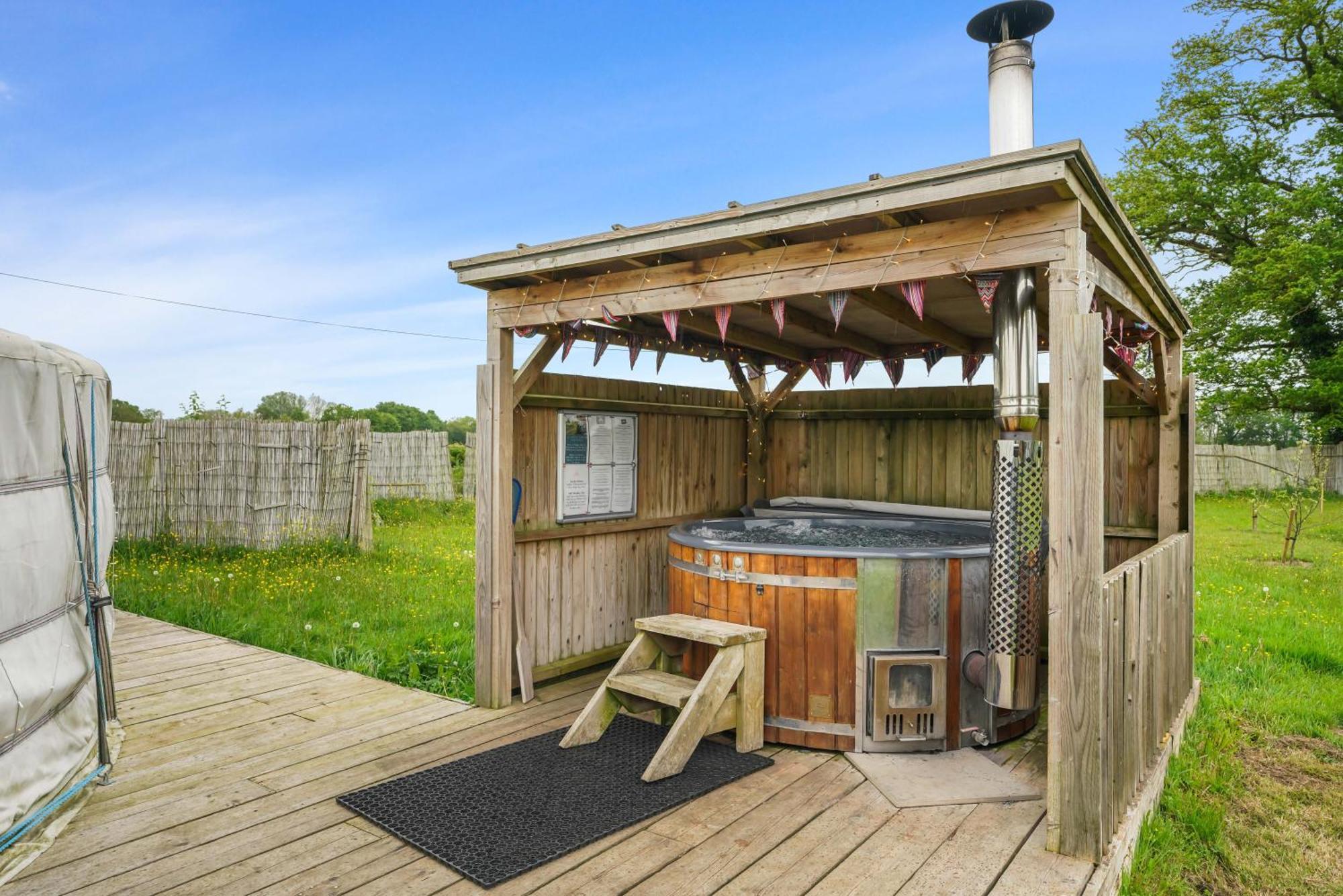 Hotel Glamp And Tipple Ltd Great Ellingham Exterior foto